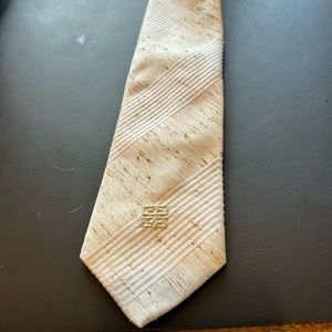 Beautiful Givenchy necktie. Cream with brown flecks. Perfect condition!